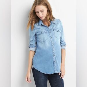 GAP Maternity 1969 Tencel Chambray Button Down Shirt Denim XS